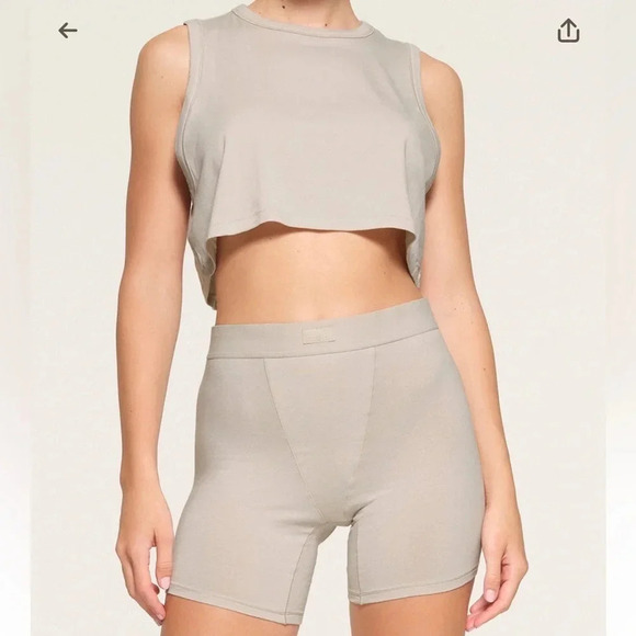 Skims Boyfriend Crop Tank NWT - Picture 1 of 5